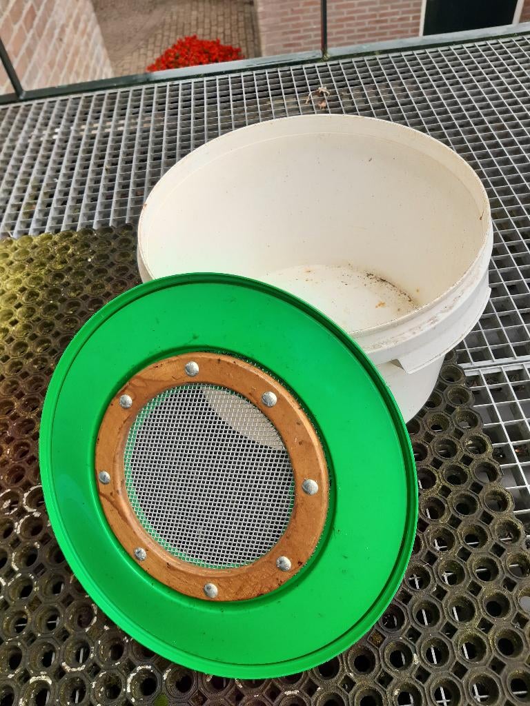 Schepkorf , Schepkuip , Schepemmer Bijenzwerm  Bijen, Bijen