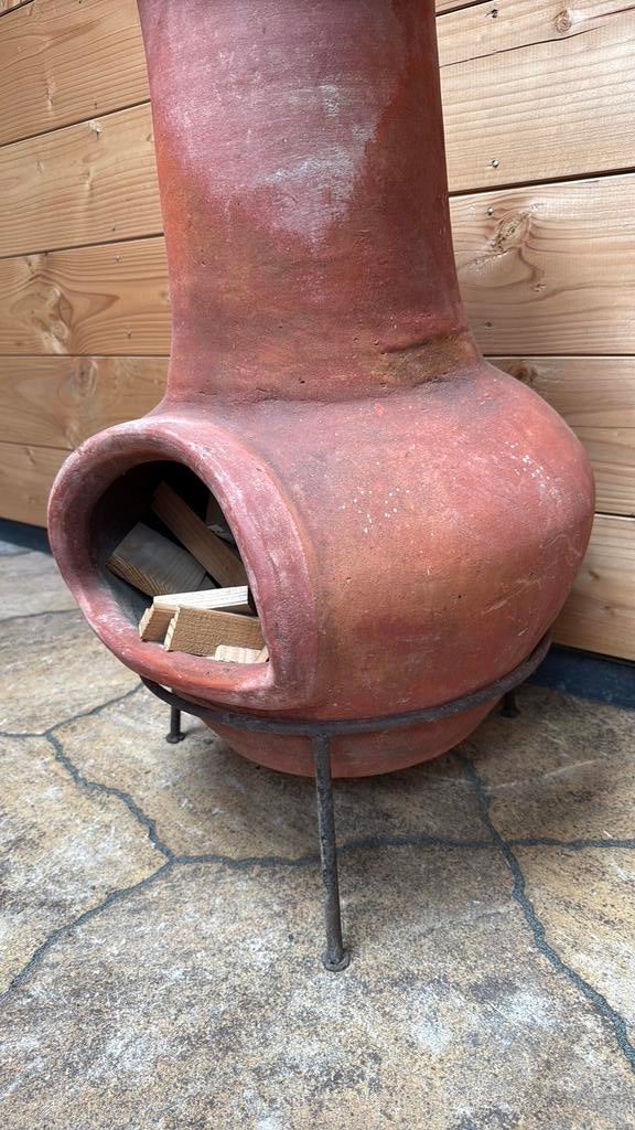 Mexicaanse Kleihaard met Onderstel, Ophalen, Zo goed als nieuw