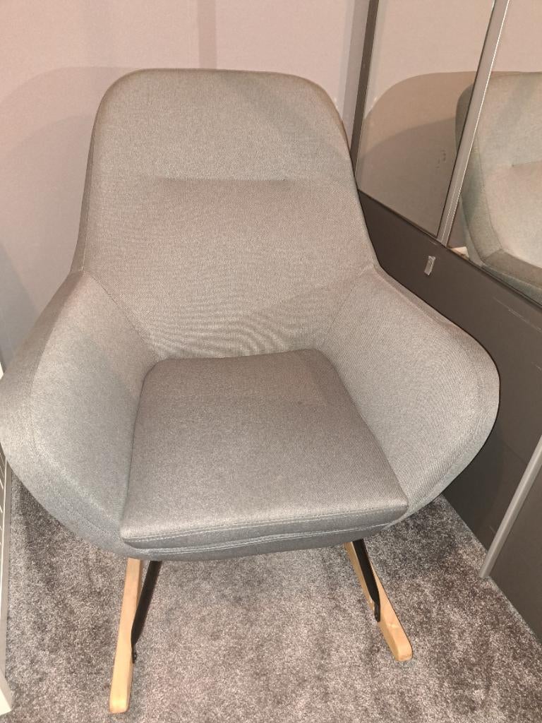 Schommelstoel, Ophalen, Zo goed als nieuw, Stoel(en)