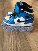 Nike Air Jordan 1 Mid UNC (GS) - Maat 40, Kleding | Heren, Schoenen, Ophalen of Verzenden, Zo goed als nieuw, Blauw, Sneakers of Gympen