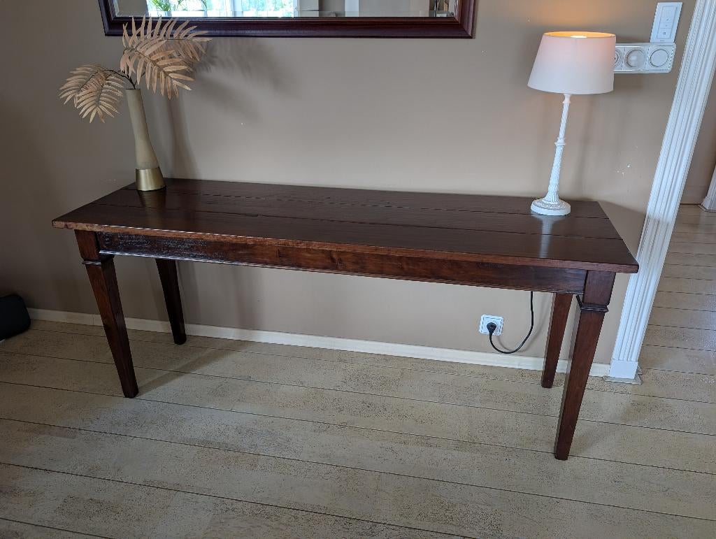 Mooie koloniale tafel, Ophalen