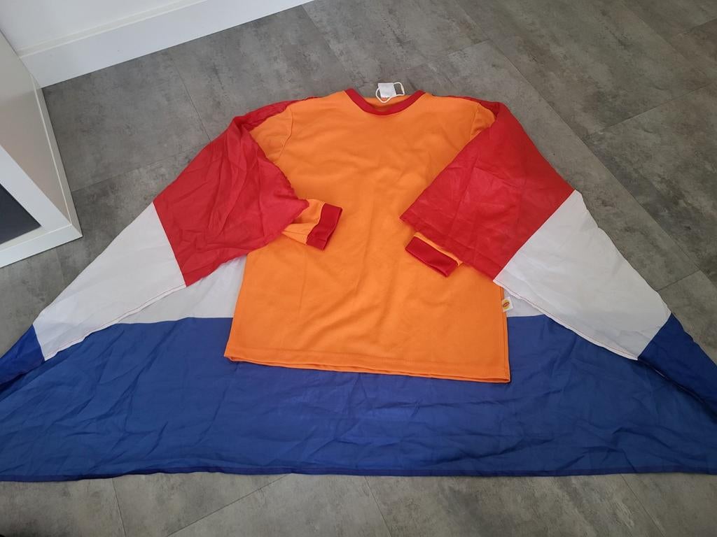 Koningsdag shirtje met Nederlandse vlag, Kinderen en Baby's, Kinderkleding | Maat 134, Ophalen of Verzenden, Nieuw, Jongen of Meisje