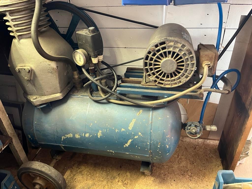 Dayton doerr 380 compressor, 100 liter of meer, Ophalen of Verzenden, Zo goed als nieuw, Minder dan 200 liter/min