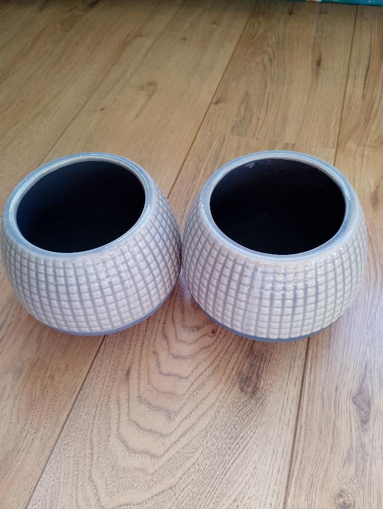 Bloempot, Tuin en Terras, Overige materialen, Rond, Ophalen of Verzenden, Zo goed als nieuw