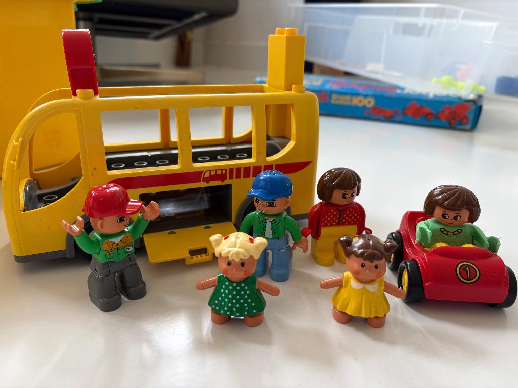 Duplo bus en verschillende auto's, Kinderen en Baby's, Speelgoed | Duplo en Lego, Ophalen of Verzenden, Gebruikt, Duplo