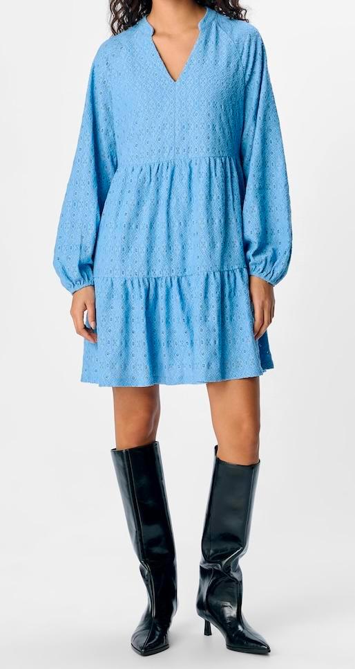 Broderie jurk Object M, Kleding | Dames, Jurken, Zo goed als nieuw, Maat 38/40 (M), Blauw, Boven de knie, Ophalen of Verzenden