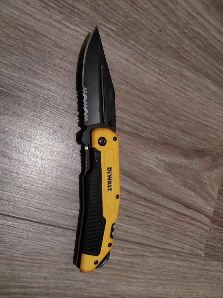 Dewalt werk mes, Ophalen