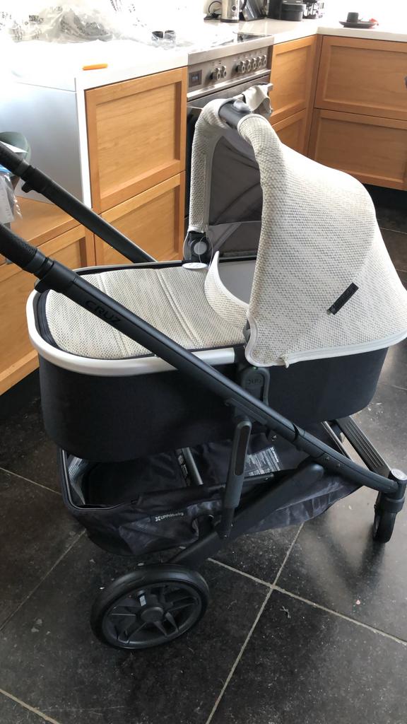UppaBaby Cruz V2 Combiwagen met reiswieg en autostoel+base, Overige merken, Ophalen of Verzenden, Zo goed als nieuw, Combiwagen