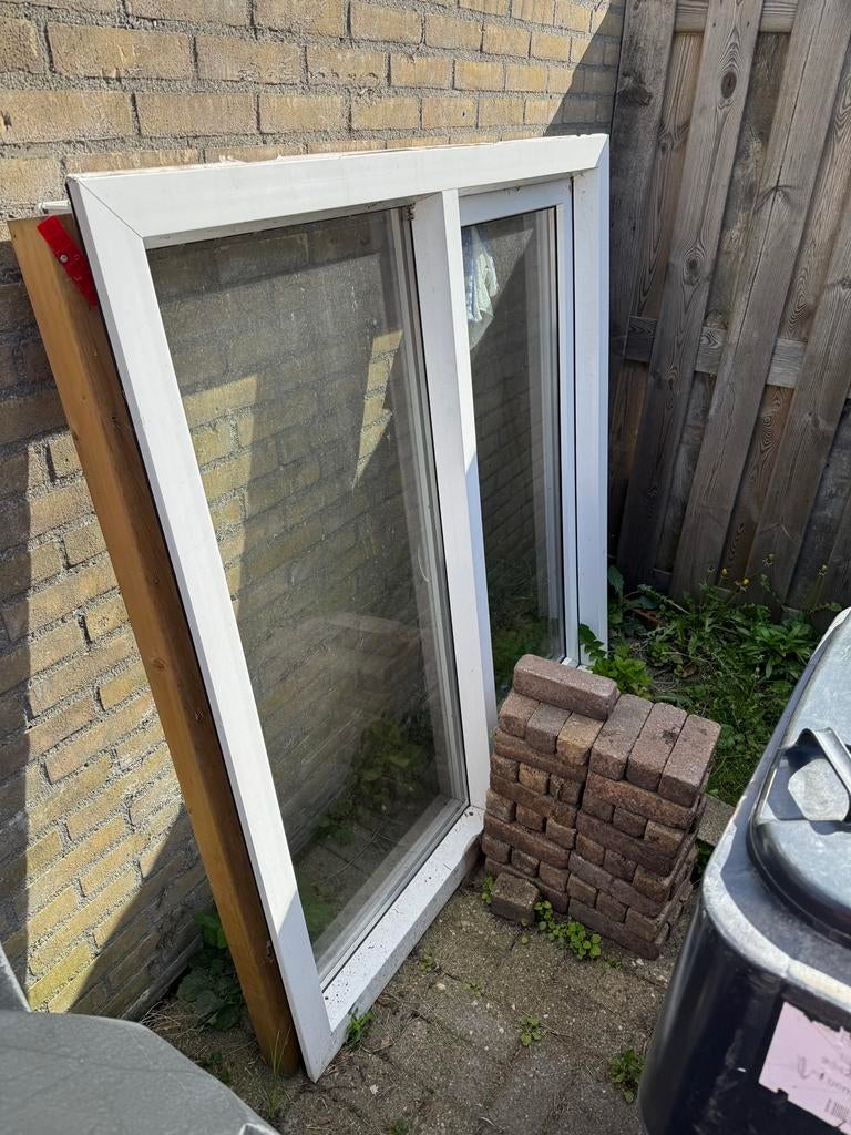 Kunststof kozijn met draaikiepraam, Kunststof, Gebruikt, Raamkozijn, Inclusief glas