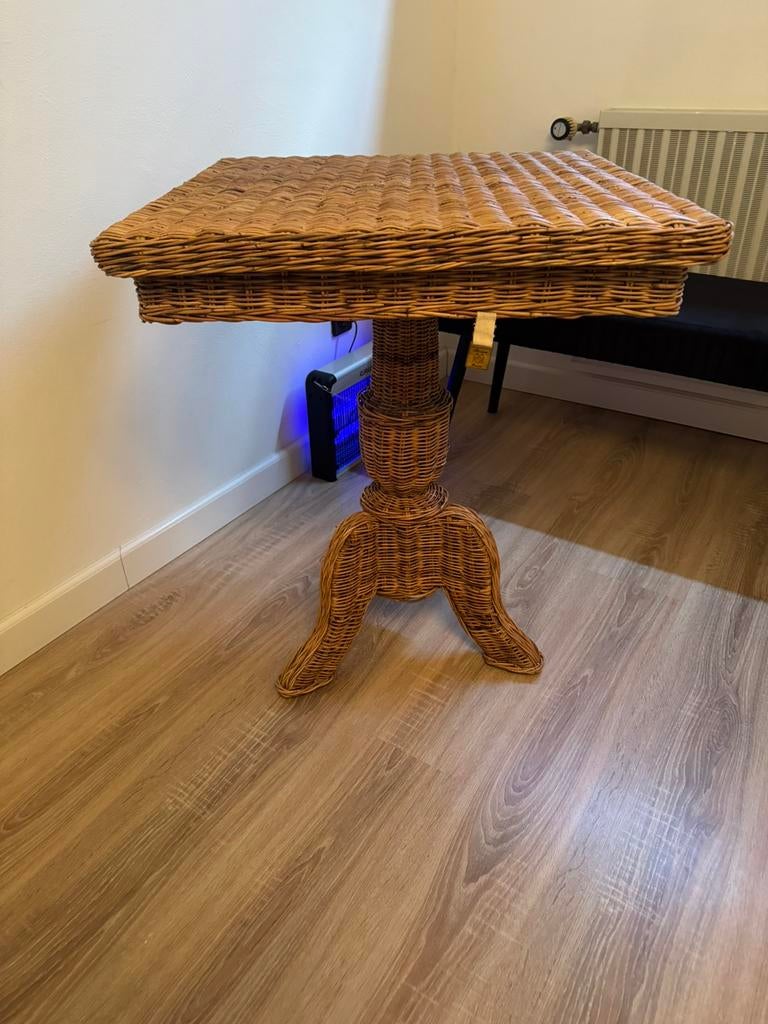 Riviera maison wijntafeltje bijzettafel tafeltje rattan, Huis en Inrichting, Tafels | Bijzettafels, 45 tot 60 cm, Minder dan 55 cm
