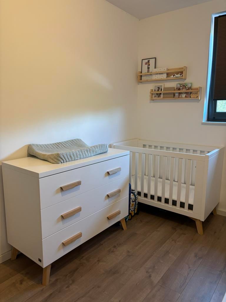 Complete babykamer: commode, ledikant, kledingkast, Kinderen en Baby's, Kinderkamer | Complete kinderkamers, Ophalen of Verzenden