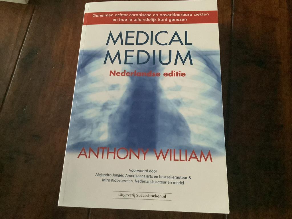 Medical Medium - Anthony William (Nederlandse editie), Ophalen of Verzenden, Zo goed als nieuw, Gezondheid en Conditie