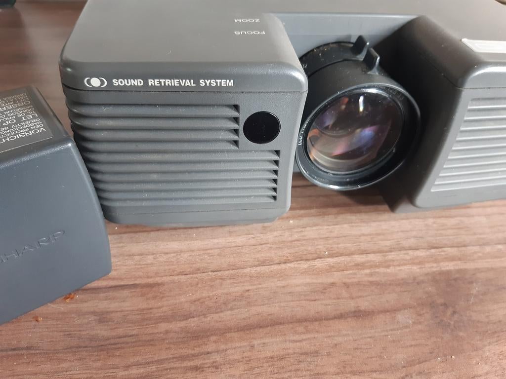Sharp Projector - Vintage Beamer met SRS Sound System, Audio, Tv en Foto, Beamers, Ophalen of Verzenden, Overige resoluties, Sharp