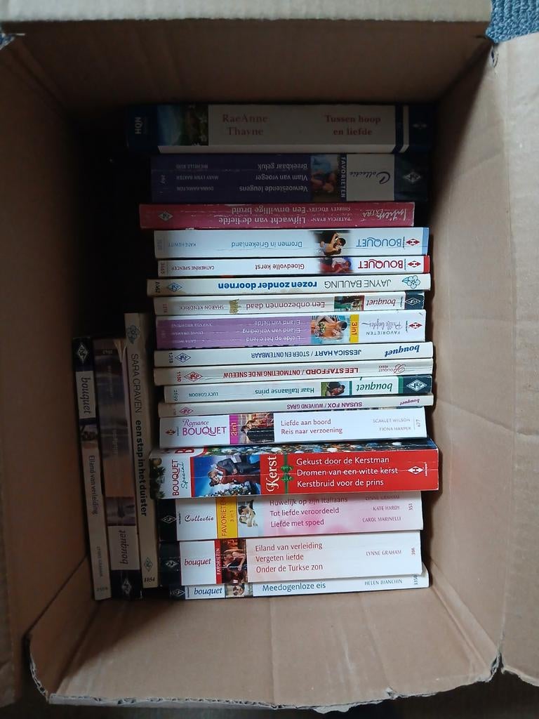 Harlequin boekjes, Ophalen of Verzenden, Gelezen