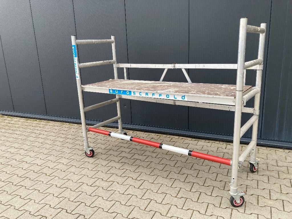 Kamersteiger, Doe-het-zelf en Verbouw, Steigers, Ophalen, Zo goed als nieuw, Rolsteiger of Kamersteiger, Minder dan 2 meter