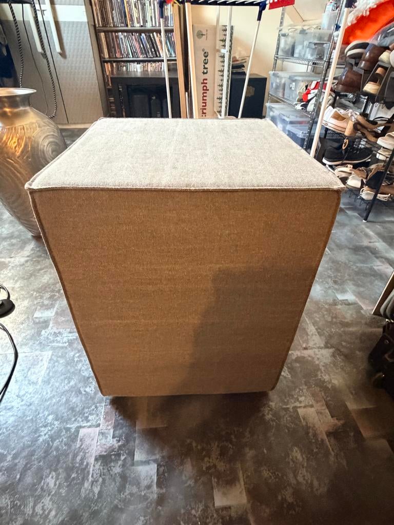 Nieuwe Grijze Stoffen Poef - 40x40x50 cm, Minder dan 50 cm, Vierkant, Nieuw, Ophalen of Verzenden