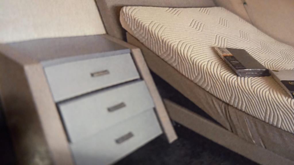 Verstelbaar ikea bed met nachtkastje, Ophalen, Twijfelaar, 120 cm, 200 cm