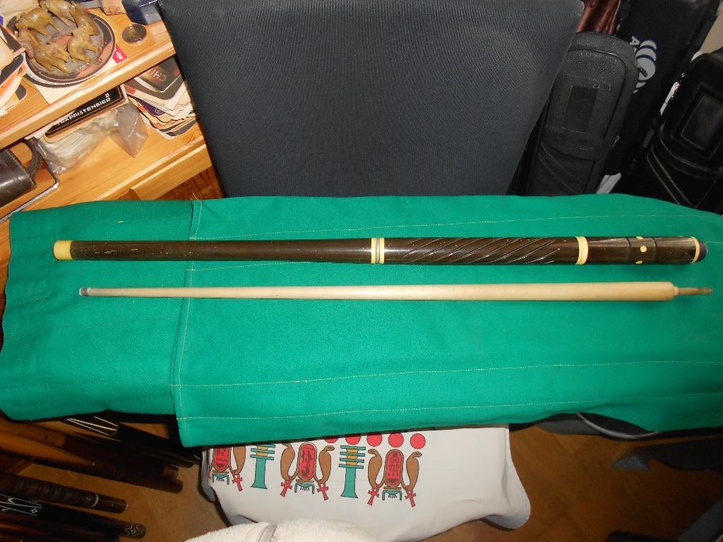 Biljart Keu.Flessenhals Keu Oudere keu, Ophalen of Verzenden, Zo goed als nieuw, Keu of Ballen