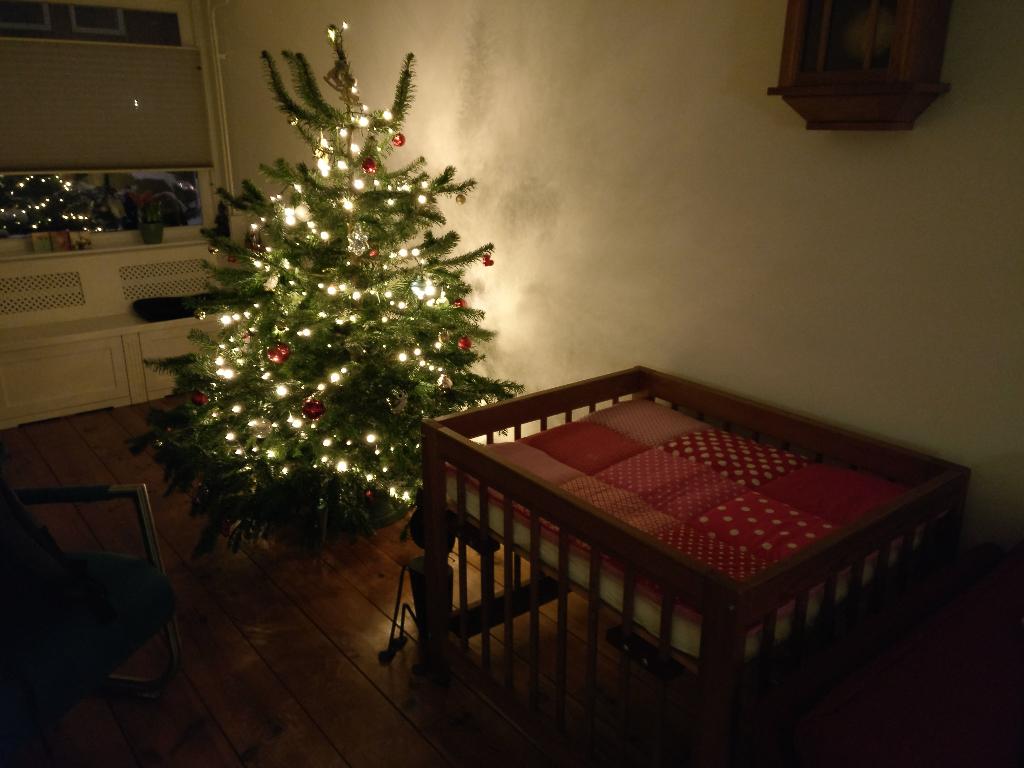 Baby box gratis af te halen, Ophalen, Gebruikt, Rechthoekig, In hoogte verstelbaar