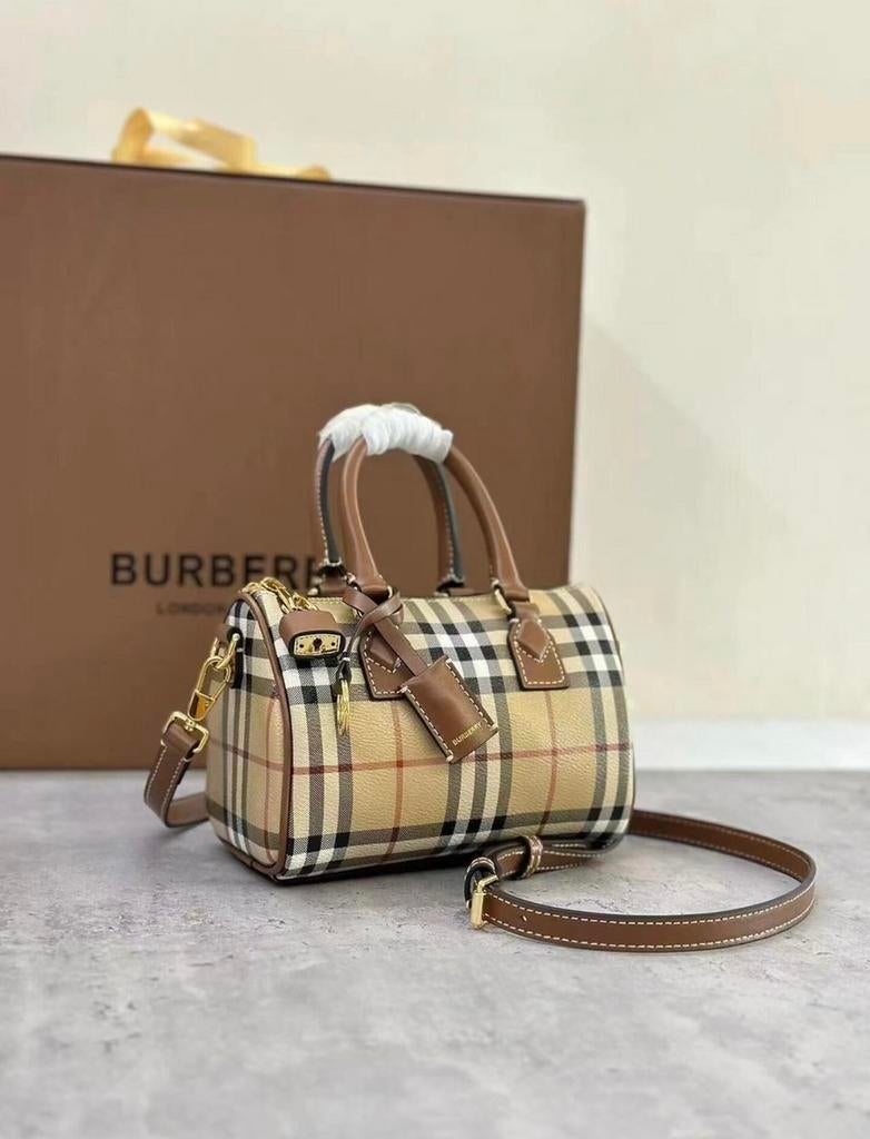 Burberry Check Mini Bowling handtas met kalfsleren details, Sieraden, Tassen en Uiterlijk, Tassen | Damestassen, Ophalen of Verzenden