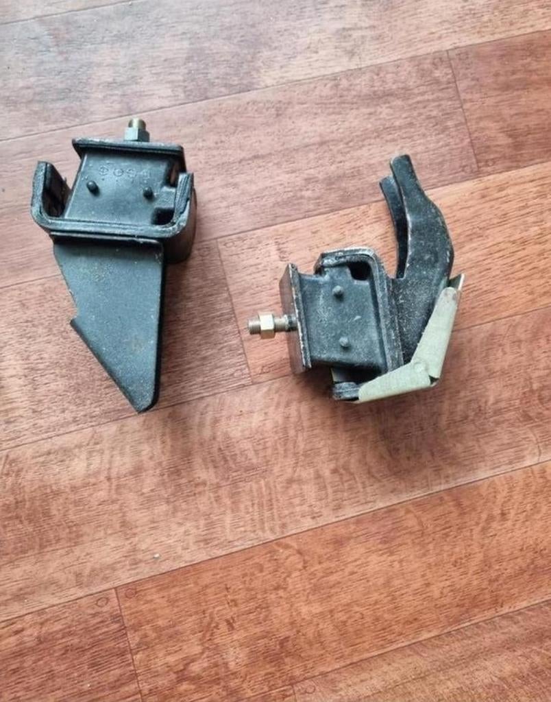 Twee motorsteunen toyota corolla ke30 €125,00, Ophalen of Verzenden, Nieuw