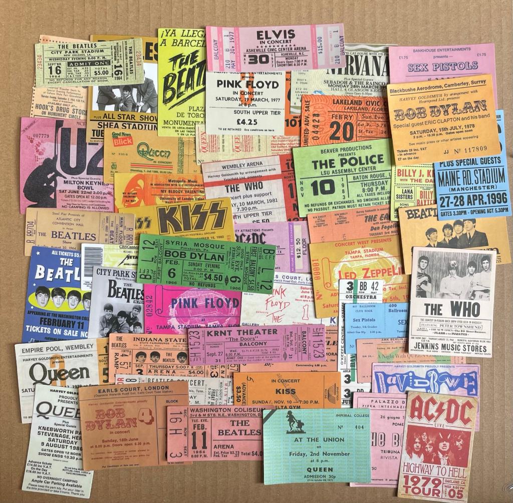 Tickets bands en posters stickers, Verzenden, Nieuw, Meerdere stickers