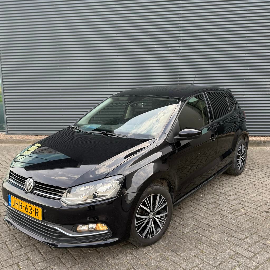 Volkswagen Polo 1.2 TSI 2017 Zwart 5-Drs| Airco|Cruise|, Auto's, Volkswagen, 4 cilinders, Zwart, Leder, Bedrijf
