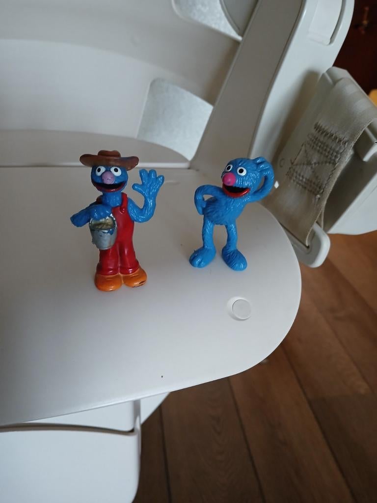 Sesamstraat Grover en Grover met emmer figuurtjes., Ophalen of Verzenden, Zo goed als nieuw
