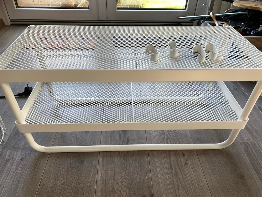 Wit metalen kapstok 2 roosters als plankjes en 4 haken, Ophalen, Gebruikt