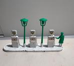BP,  Lesney, benzinepomp met pompbediende en 2 lantaarns, Verzenden, Gebruikt