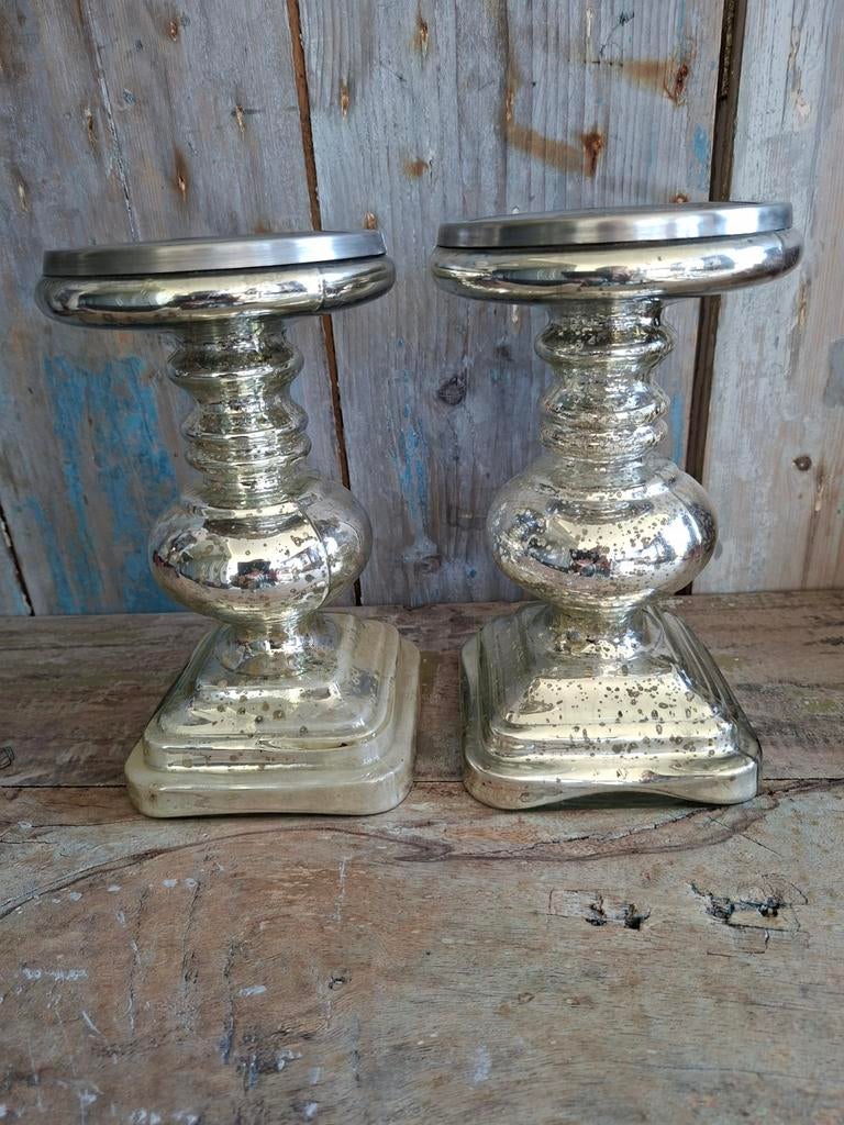 2 armeluis zilverkleurige kandelaars, Ophalen of Verzenden, Overige materialen, Minder dan 25 cm