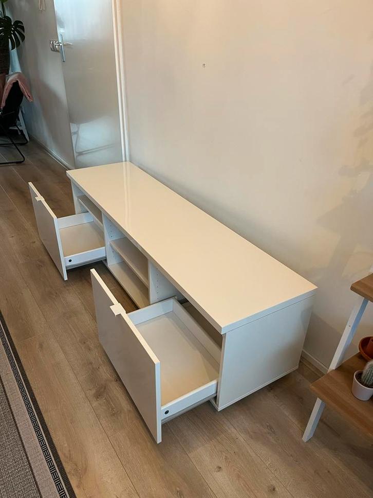 Witte IKEA Besta TV Meubel, Huis en Inrichting, Kasten | Televisiemeubels, Zo goed als nieuw, Minder dan 100 cm, 150 tot 200 cm