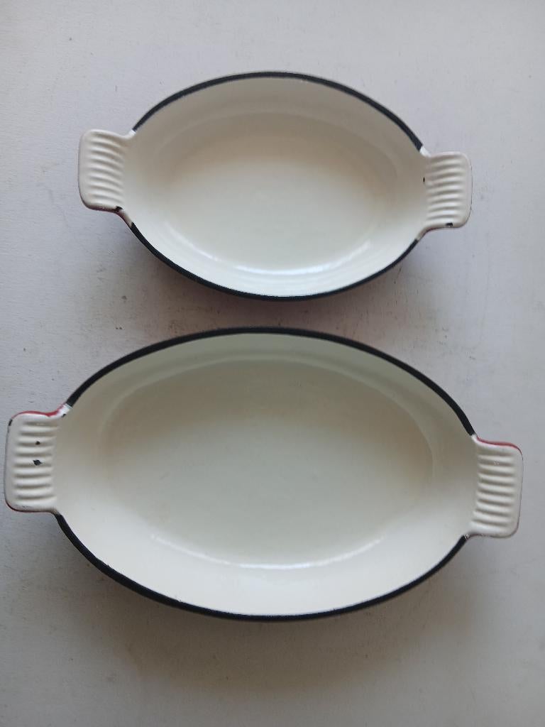Set van 2 gietijzeren geemailleerde ovenschalen. Merk Nameta, Ophalen of Verzenden, Gebruikt, Gietijzer, Overige typen