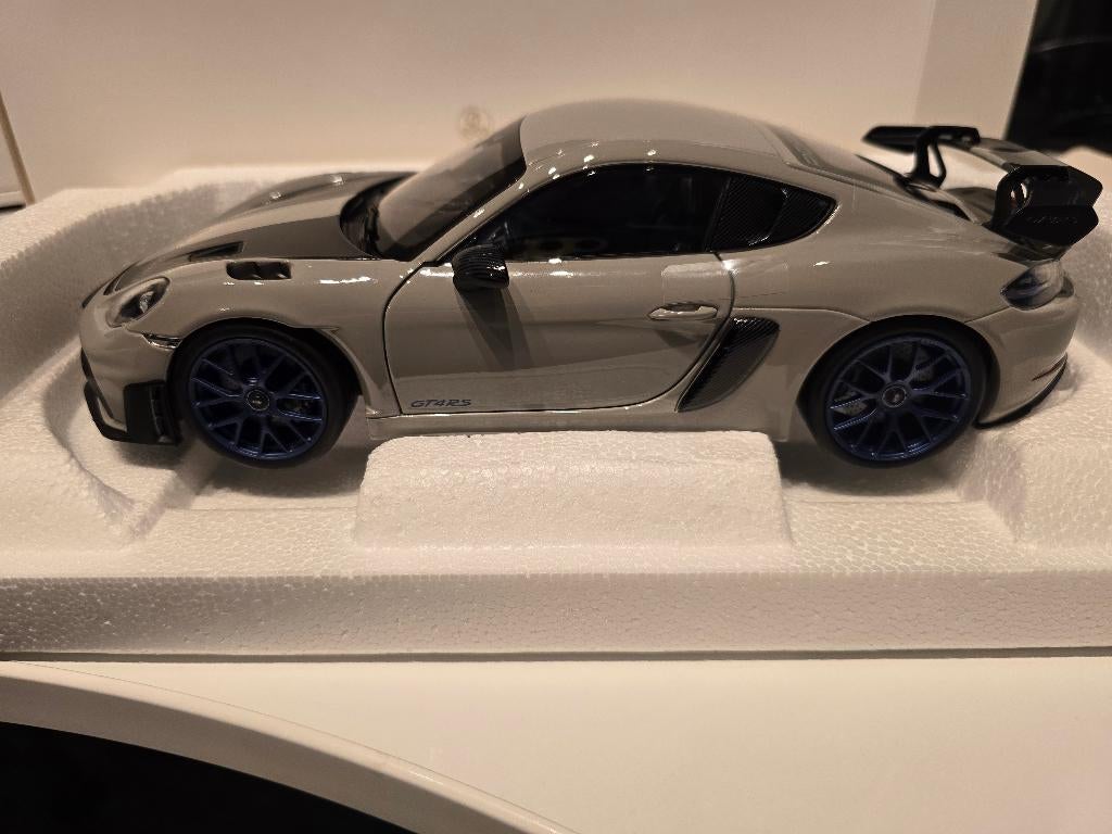 Porsche Cayman GT4 RS 2023 Weissach pack 1/18, Hobby en Vrije tijd, Modelauto's | 1:18, Ophalen of Verzenden, Nieuw, Auto, Norev
