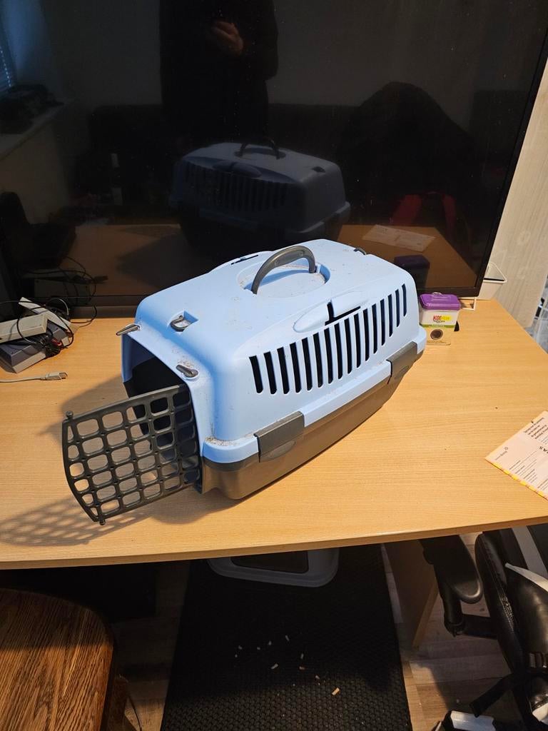 Pet carrier, Ophalen