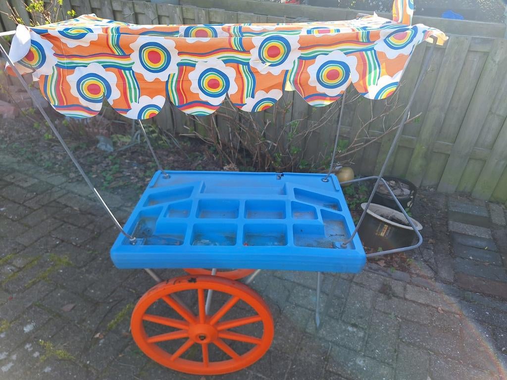 Dit is een vintage speelgoed marktkraam uit de jaren 70, Ophalen, Gebruikt