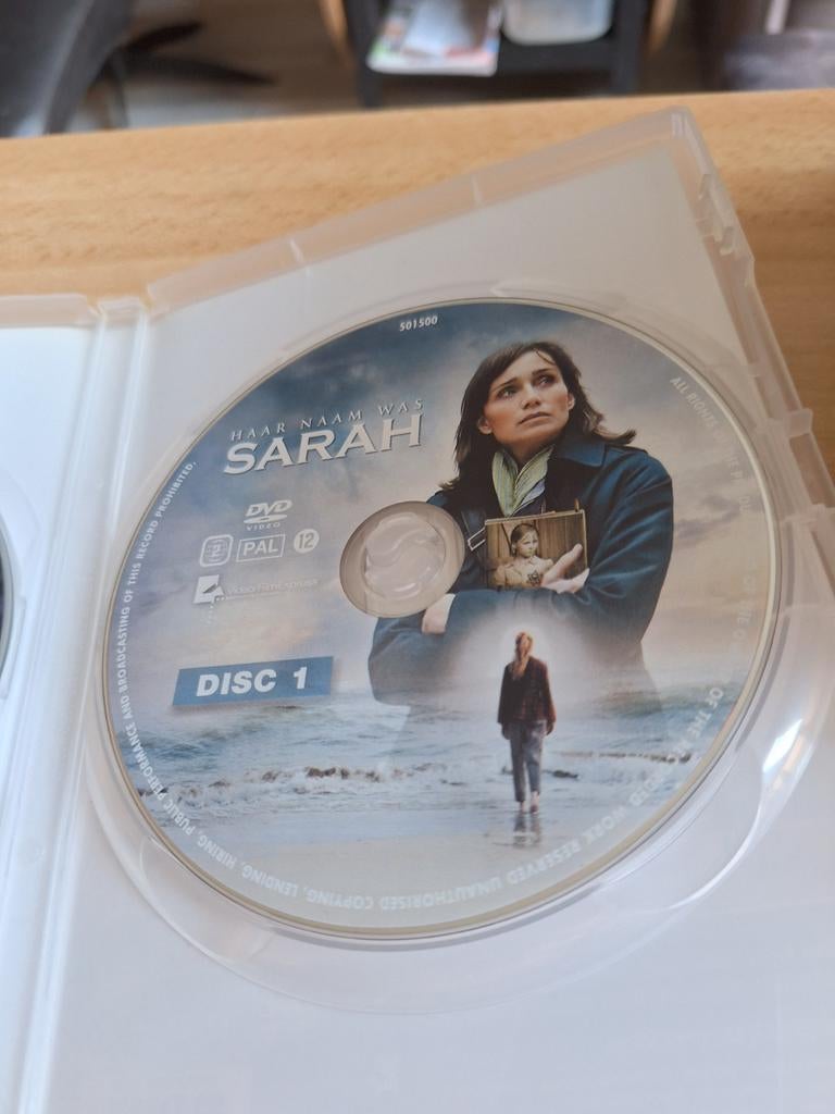 Dvd box haar naam was Sarah, Vanaf 12 jaar, Ophalen of Verzenden, Zo goed als nieuw, Drama