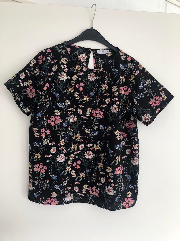 Top/shirt Loavies in zwart met bloemenprint - maat S, Zwart, Ophalen of Verzenden, Zo goed als nieuw, Korte mouw