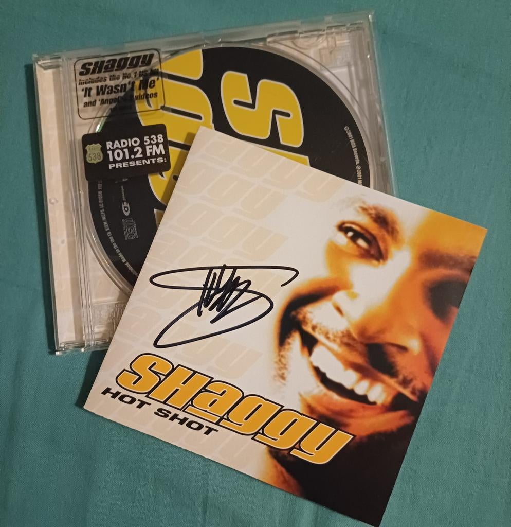 Shaggy handtekening gesigneerde CD Hot Shot, Verzamelen, Ophalen of Verzenden, Zo goed als nieuw, Foto of Kaart