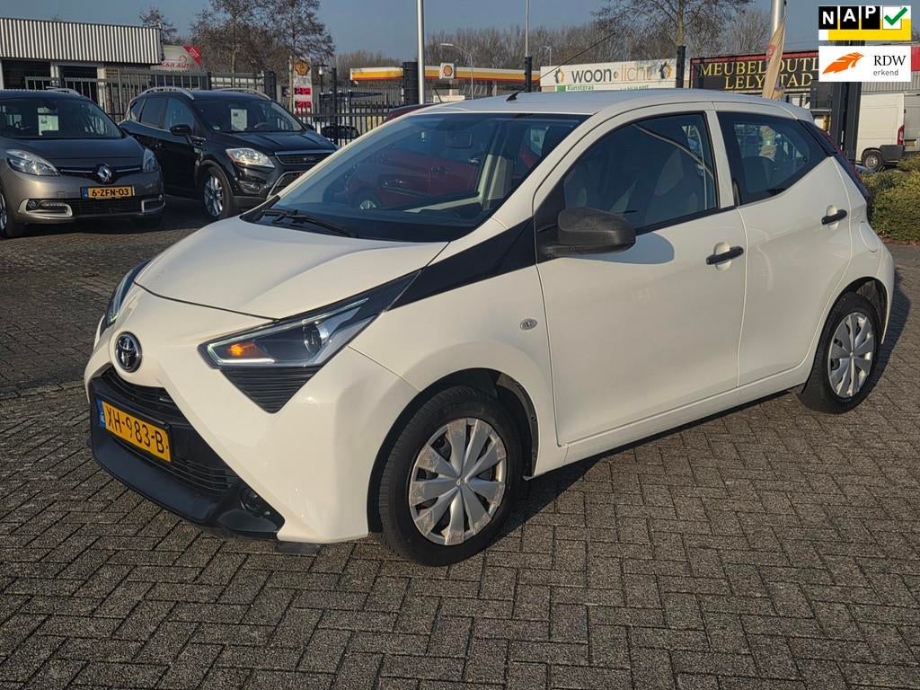 Toyota Aygo 1.0 VVT-i x-fun/CRUIS CONTROL/NAP/TWEEDE EIGENAA, Voorwielaandrijving, Gebruikt, Euro 6, 4 stoelen