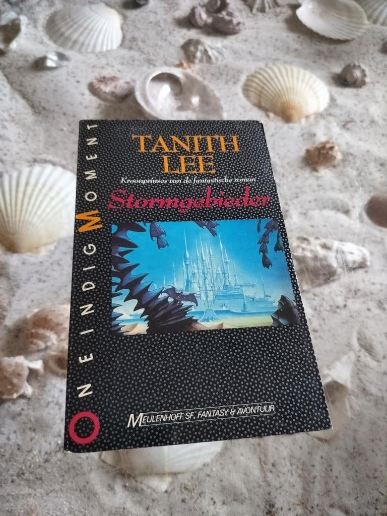 Tanith Lee - Stormgebieder, Ophalen of Verzenden, Gelezen