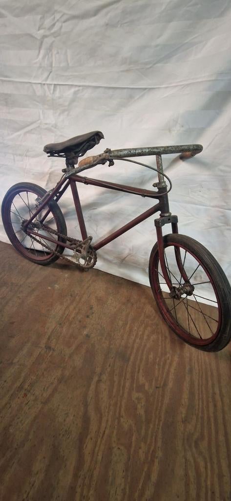 Antieke kinderfiets, Ophalen