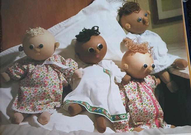 Babypop met kleertjes en luier DHZ, Ophalen of Verzenden, Zo goed als nieuw, Overige typen