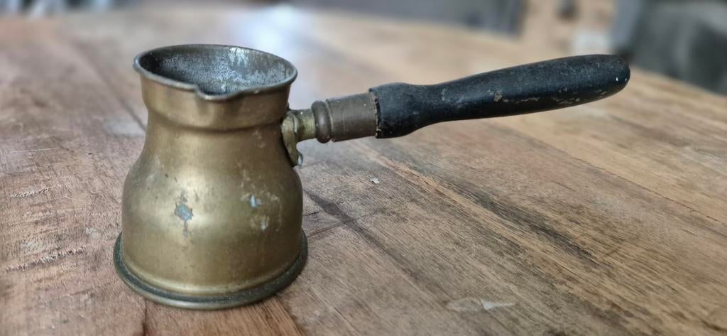 Vintage Turkse massief messing koffiepot met houten handvat, Ophalen of Verzenden