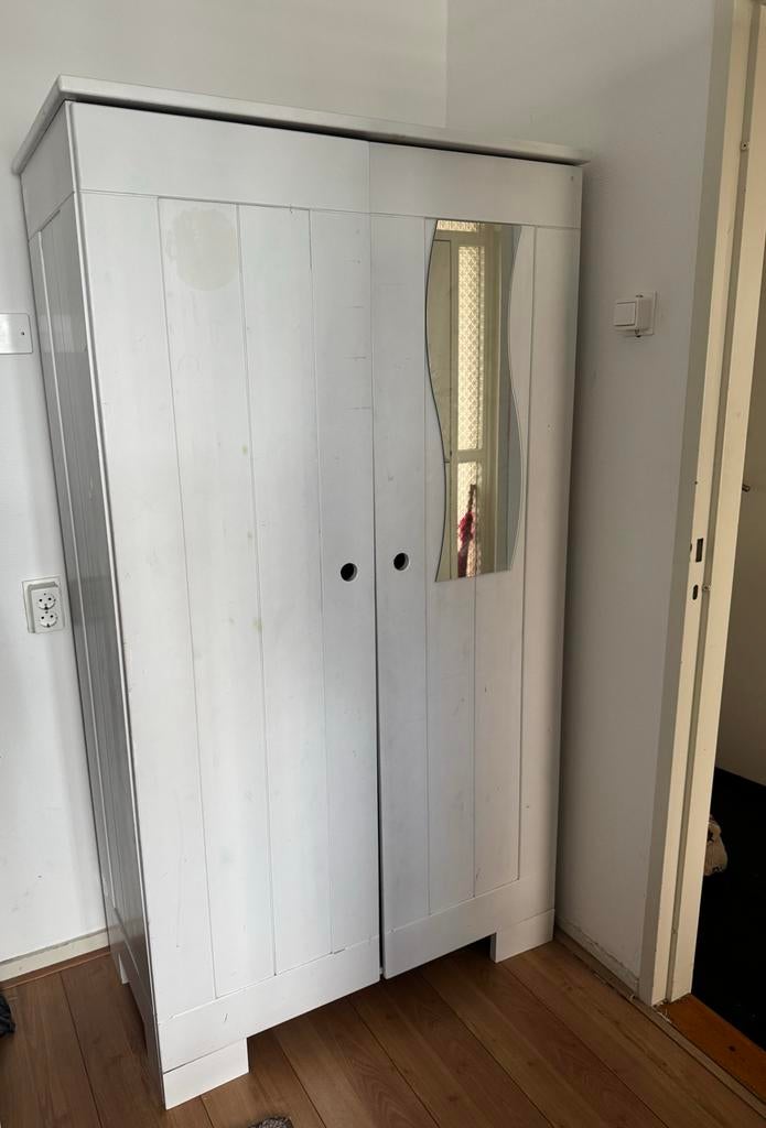 Witte kledingkast / kinderkast met oplaadbaar lampje, Ophalen, Gebruikt, 50 tot 100 cm, 150 tot 200 cm