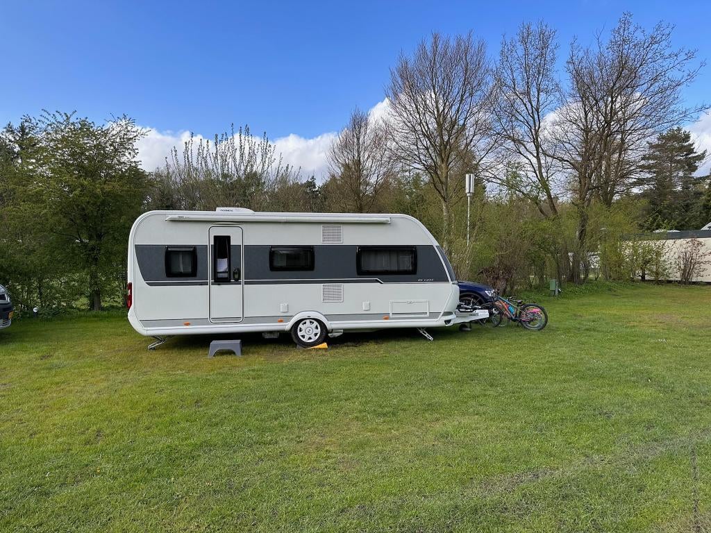 Caravan Hobby de Luxe 540 KMFE uit 2019, Caravans en Kamperen, Caravans, Particulier, tot en met 6, 1250 - 1500 kg, Standaardzit