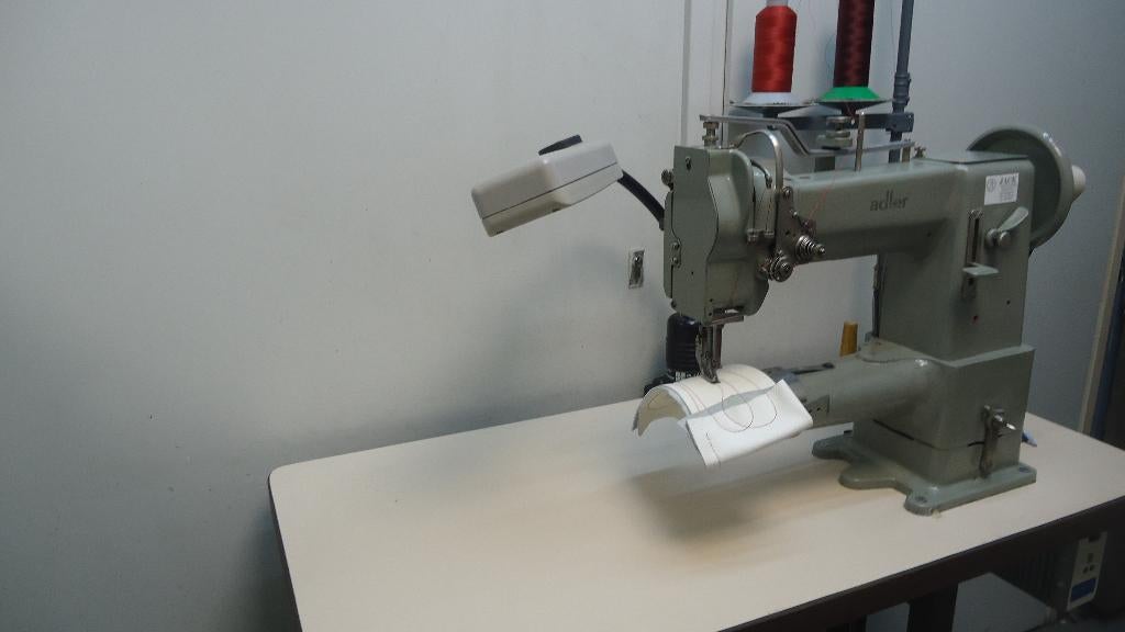 Industrie Naaimachine Adler vrije arm 3 Voudig Transport 169, Overige merken, Gebruikt, Ophalen of Verzenden, Naaimachine