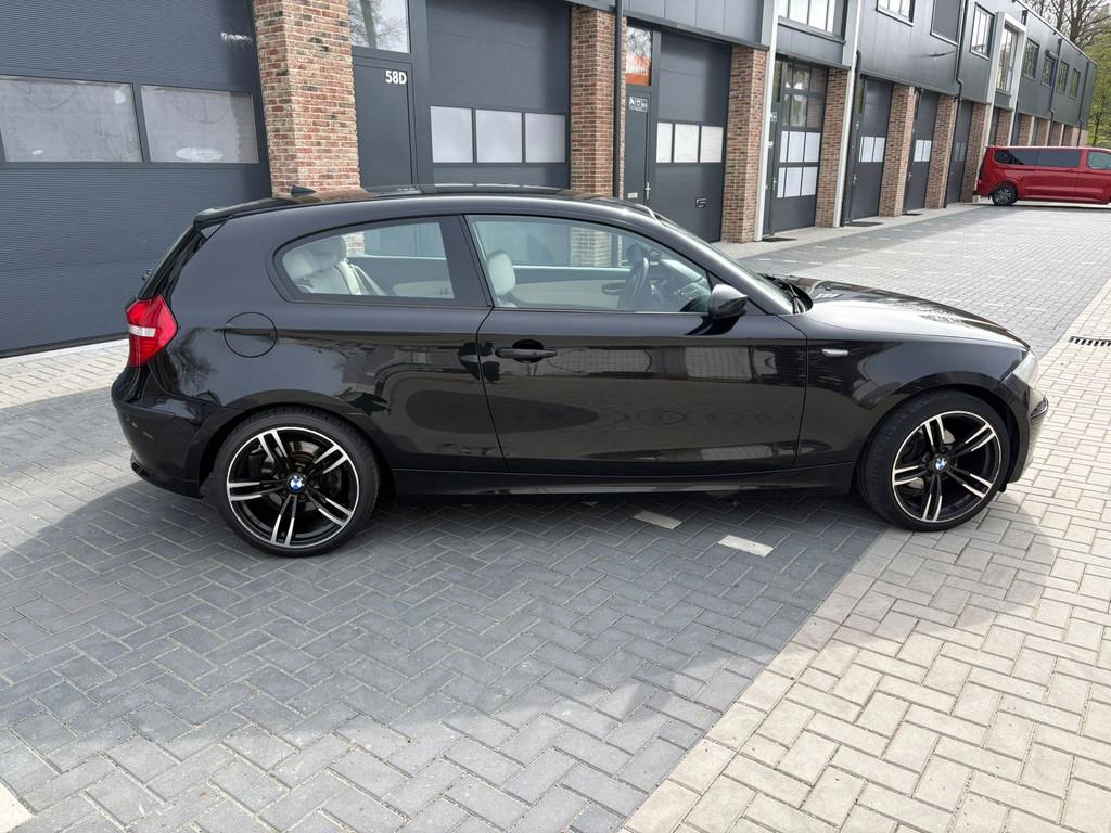 BMW 1-serie 118d Corporate Business Line, Auto's, BMW, 1-Serie, Euro 5, 4 cilinders, 4 stoelen