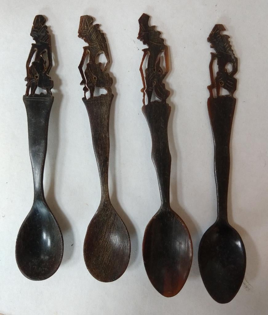 handgesneden benen (thee)lepeltjes, Ophalen