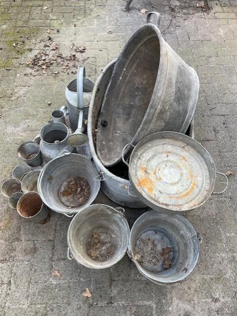 Zinken tuindecoratie, Tuin en Terras, Bloembakken en Plantenbakken, Ophalen, Overige materialen, Gebruikt, Rond